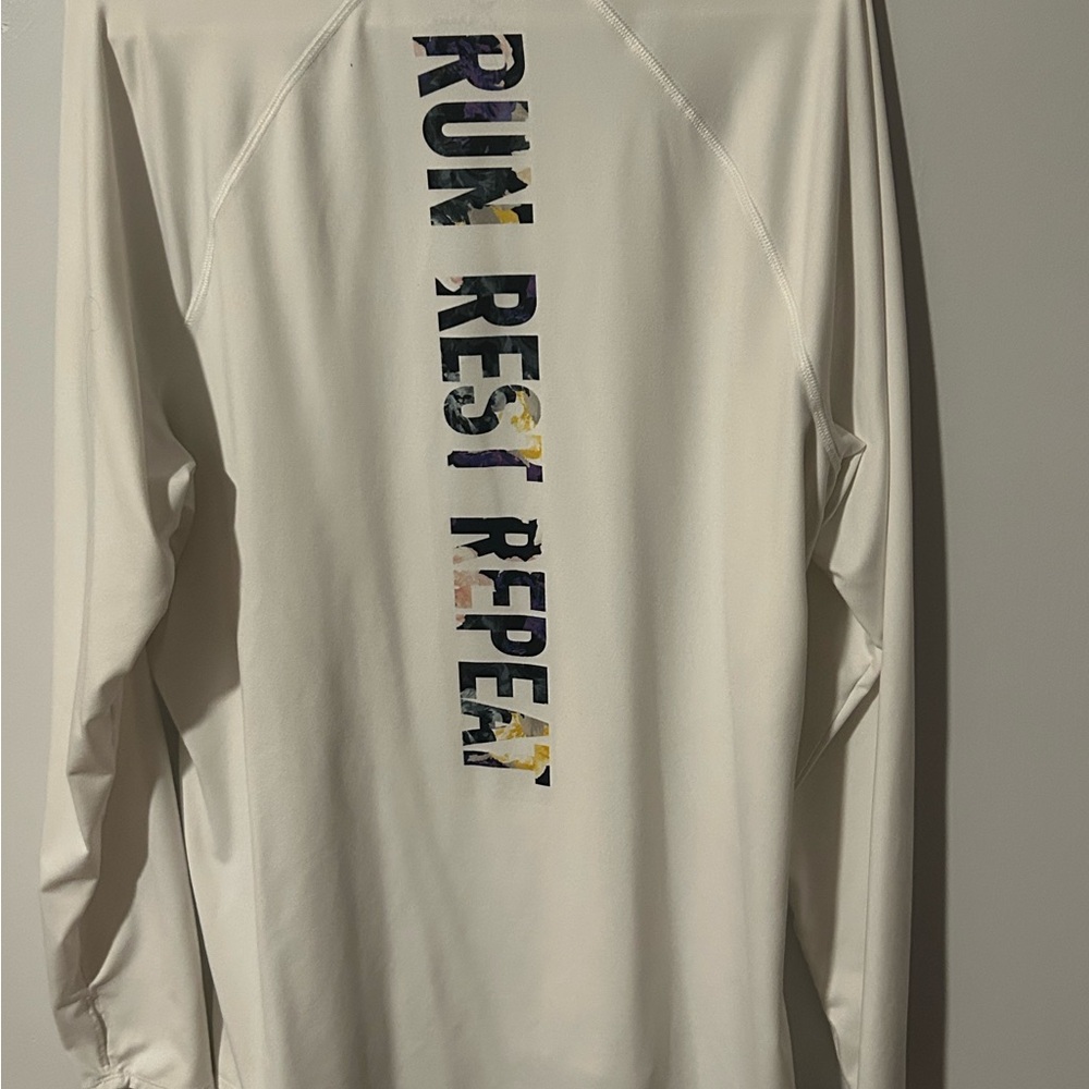 Old Navy Active Go-Dry Shirt in white size XXL
